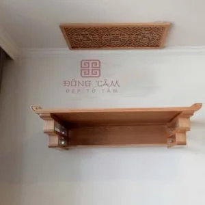 Bàn thờ gia tiên treo tường gỗ mít đơn giản TT46