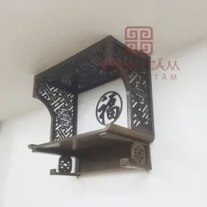 Mẫu bàn thờ treo tường có vách ngăn hiện đại TT17
