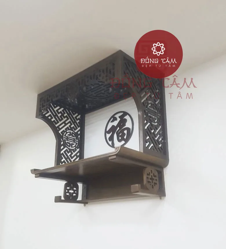 ban-tho-treo-tuong-co-vach-ngan-hien-dai-btt17