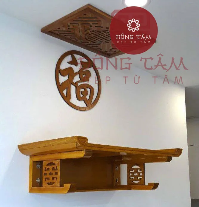 Bàn thờ treo tường màu trần sồi hiện đại