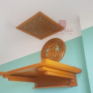 Bàn thờ treo tường gỗ gõ thiết kế hiện đại TT08
