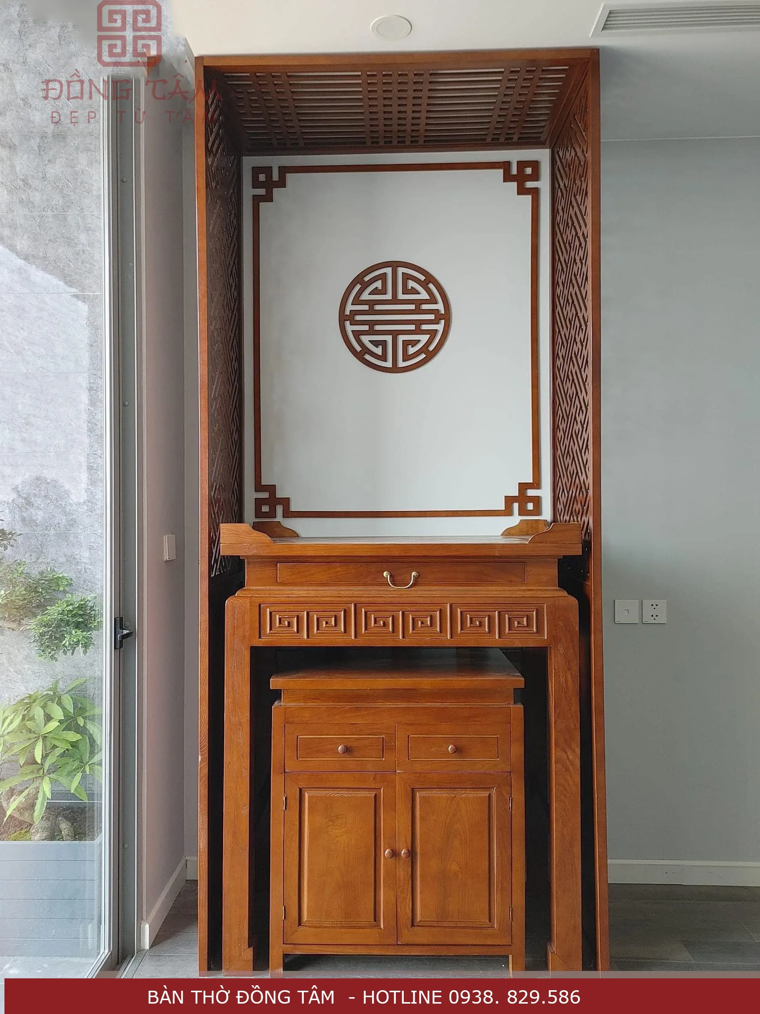 mau-vach-ngan-phong-tho-hien-dai (6) Bàn thờ chung cư gỗ mít