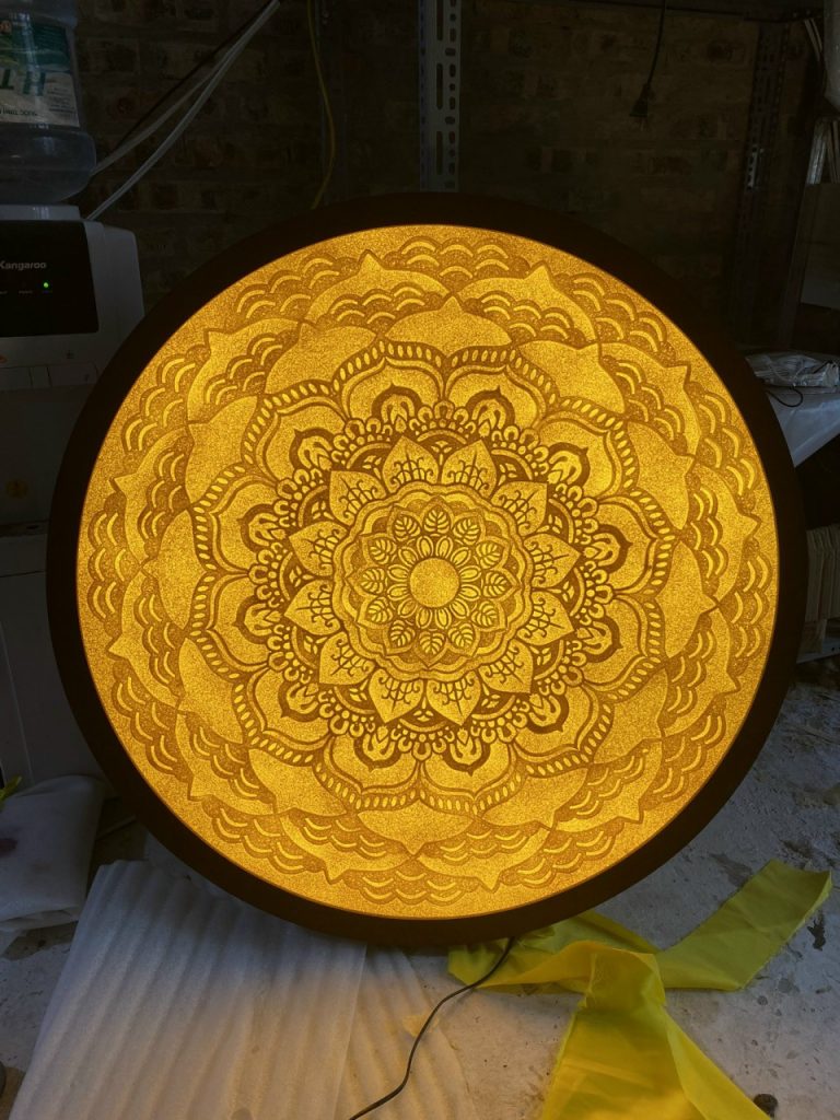 Mẫu tranh tròn trúc chỉ hào quang Mandala