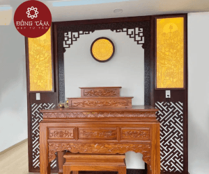Bạn nên đặt bàn thờ 3 tầng gỗ gõ đỏ theo hướng quay ra bên ngoài