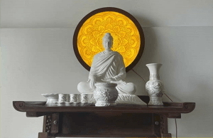 Bàn thờ có chiều cao 2m16 giúp gia đình trở nên giàu có, hưởng nhiều điều may 