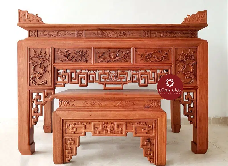 Bàn thờ đứng phù hợp sử dụng cho nhà mặt đất có diện tích lớn Bàn thờ đứng phù hợp sử dụng cho nhà mặt đất có diện tích lớn