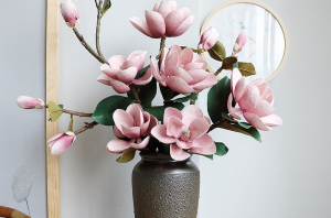 Hoa giả giống hoa thật 99% giúp làm đẹp không gian thờ