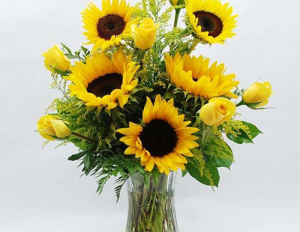 Xác định dáng hoa muốn cắm để nắm được các bước tiến hành