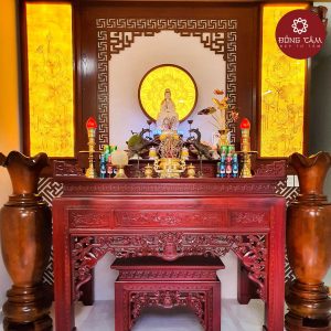 Mẫu bàn thờ gỗ gõ chạm khắc hoa sen DT36